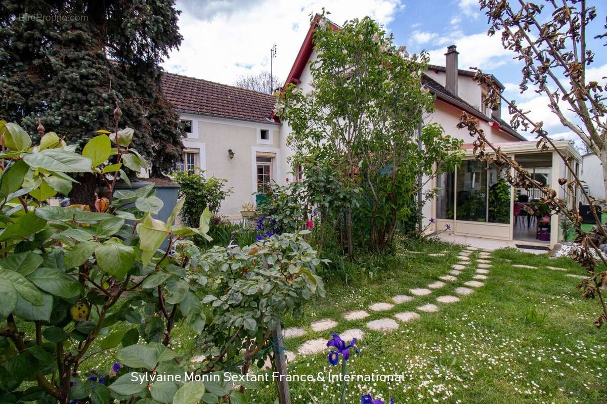 Maison à SAINTE-EULALIE-D&#039;ANS