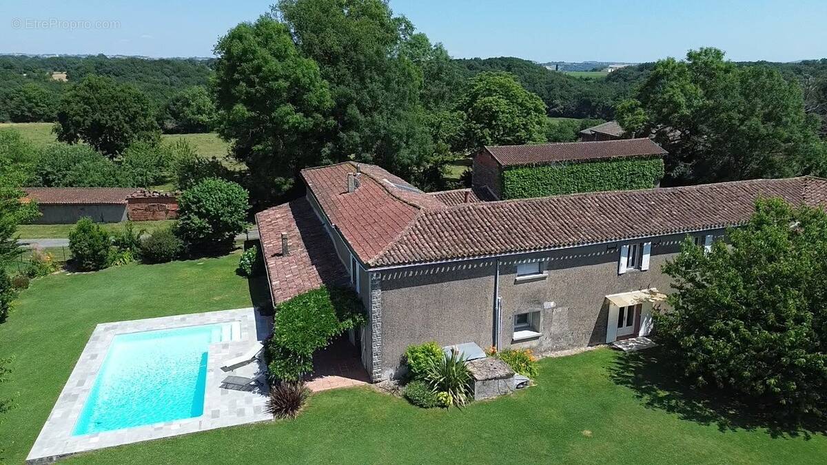 Maison à FREJAIROLLES