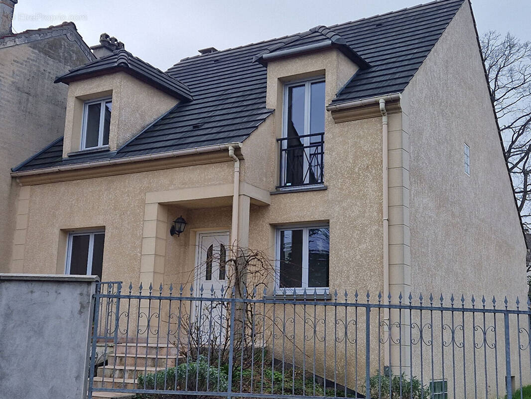 Maison à LIVRY-GARGAN