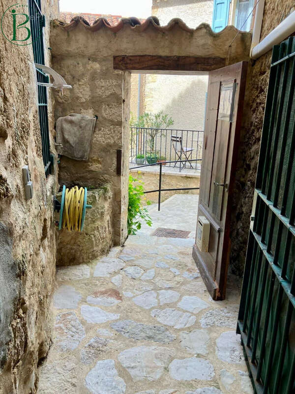 Maison à ARTIGNOSC-SUR-VERDON