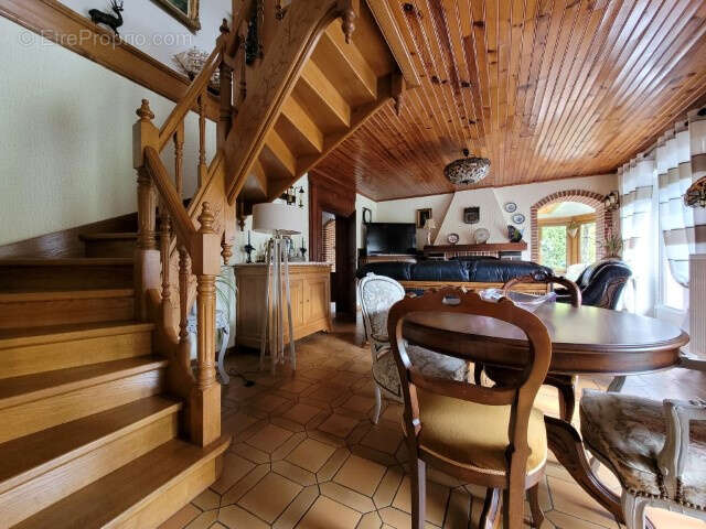 Maison à COUSOLRE