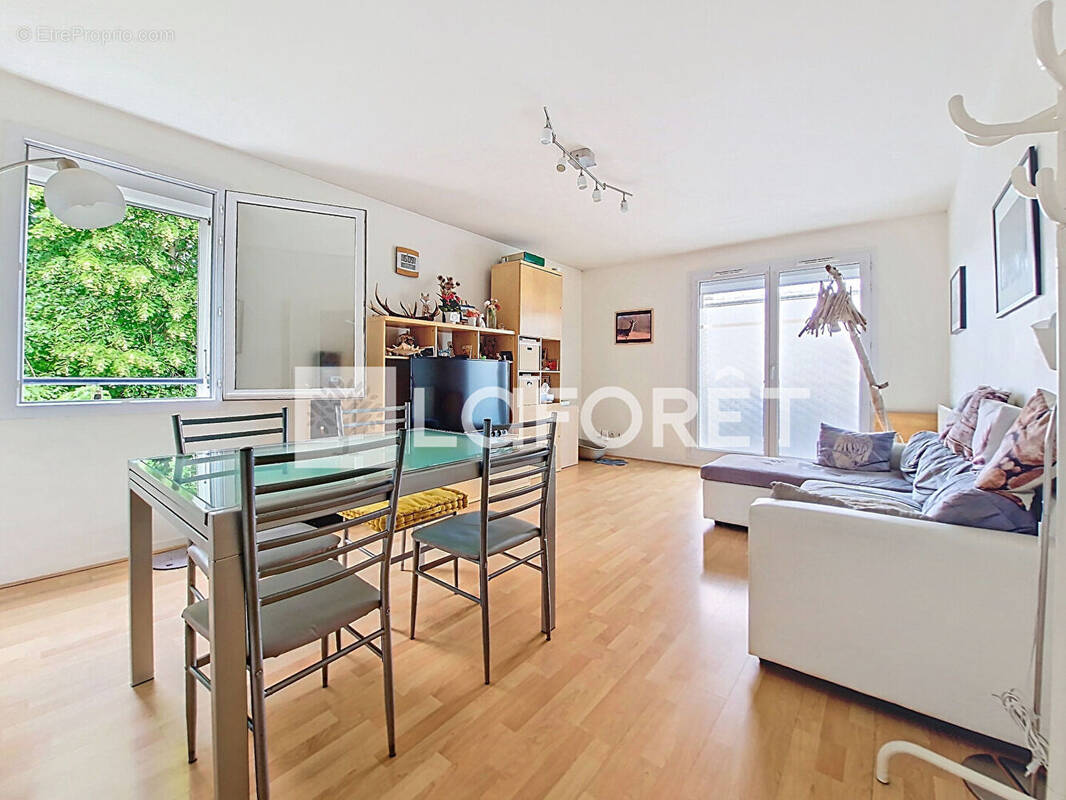 Appartement à MOISSY-CRAMAYEL