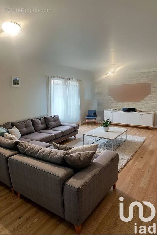 Photo 1 - Maison à VILLENEUVE-LE-ROI