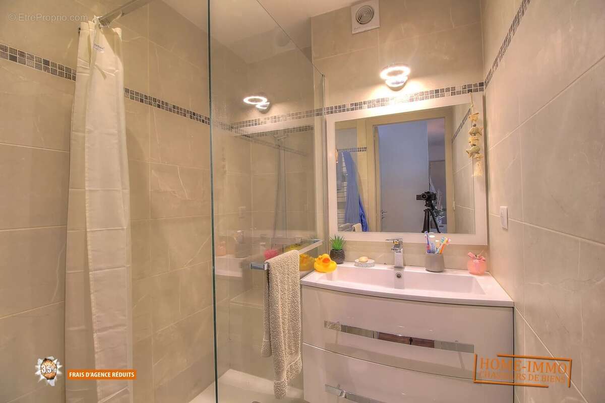 Appartement à VALLAURIS