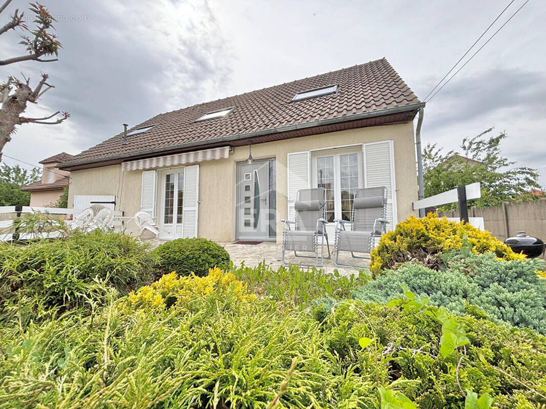 Maison à OZOIR-LA-FERRIERE