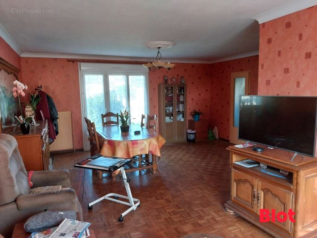 Maison à LE PERTRE