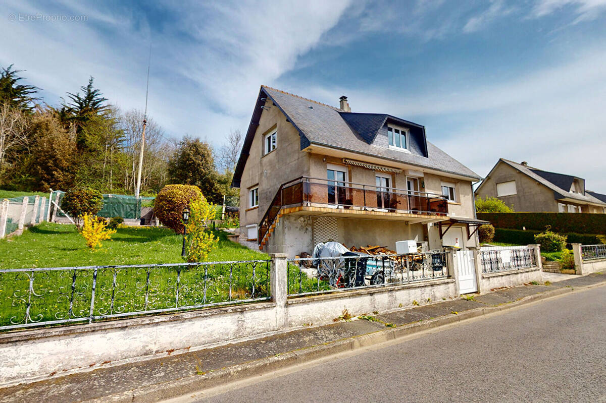 Maison à PORT-EN-BESSIN-HUPPAIN