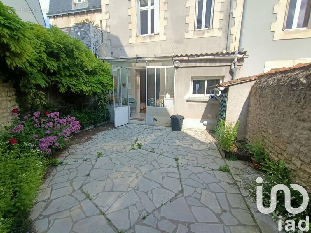 Photo 1 - Maison à POITIERS