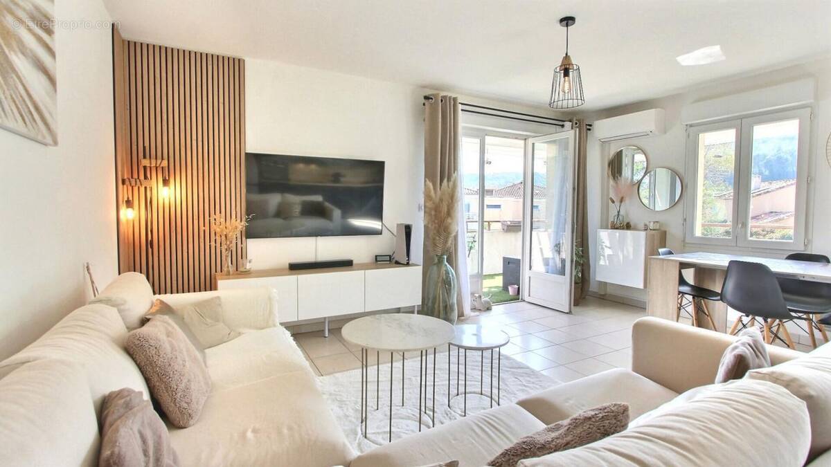Appartement à LE LUC