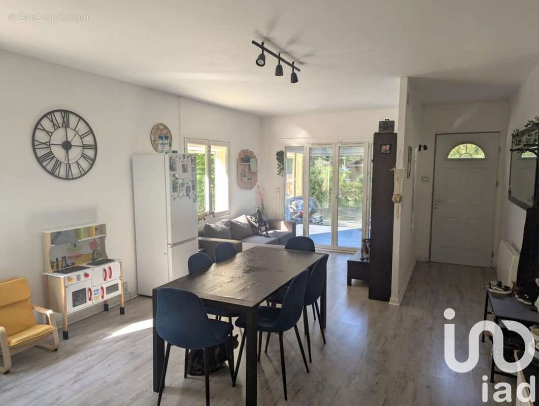 Photo 3 - Maison à SAINT-HILAIRE-LES-ANDRESIS