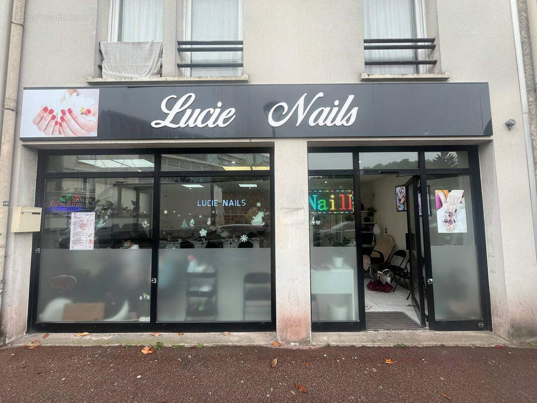 Commerce à TREMBLAY-EN-FRANCE