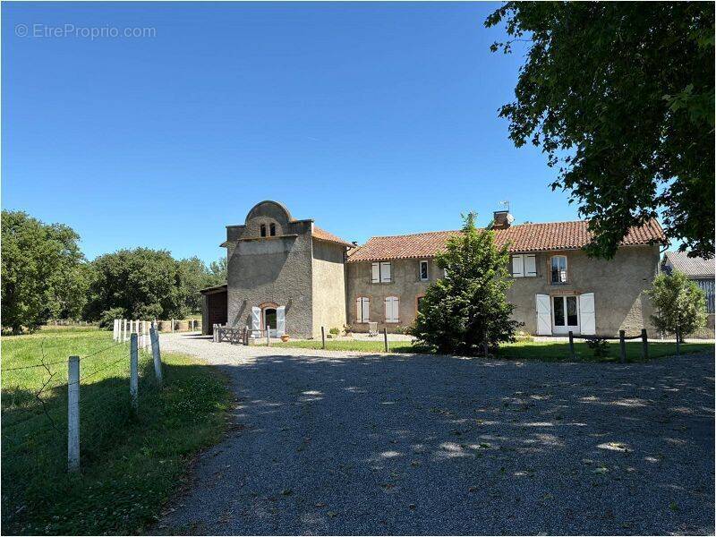 Maison à CARBONNE