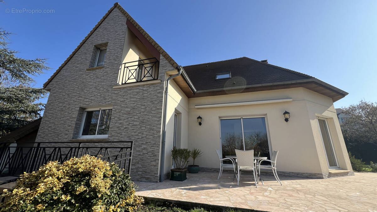 Maison à VILLIERS-SAINT-FREDERIC