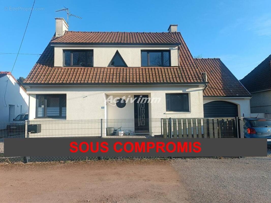 4256 21 - Maison à HESDIN