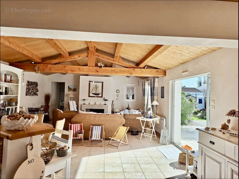 Maison à L&#039;EPINE