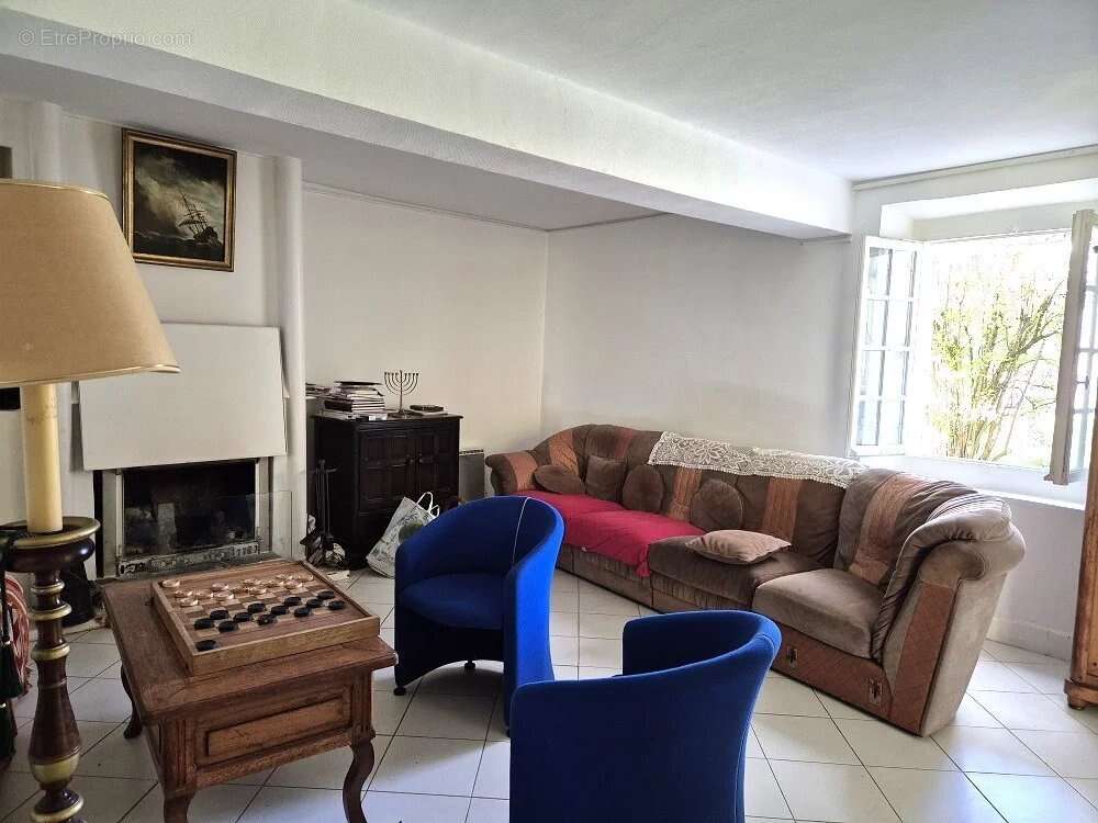 Maison à BEAUNE-LA-ROLANDE