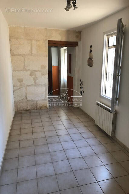 Maison à MOURIES