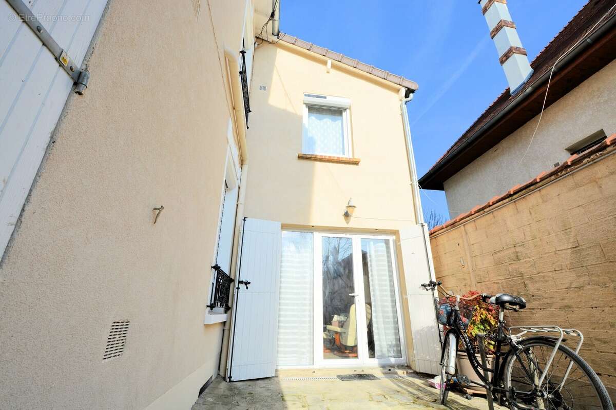 Appartement à SAINT-MAUR-DES-FOSSES