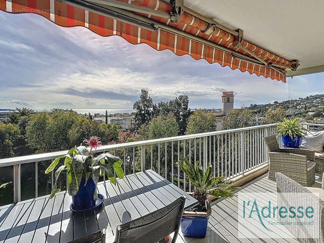 Appartement à VALLAURIS