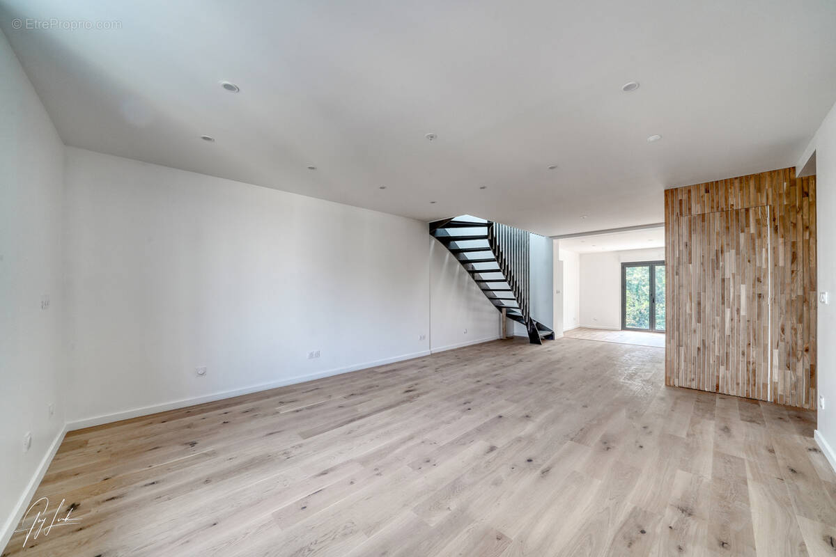 Appartement à SURESNES
