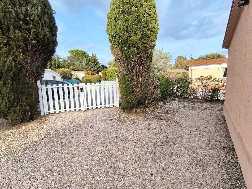 Maison à ROQUEBRUNE-SUR-ARGENS