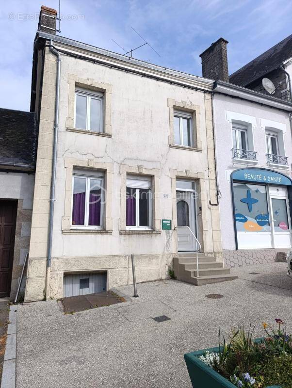 Maison à JAVRON-LES-CHAPELLES