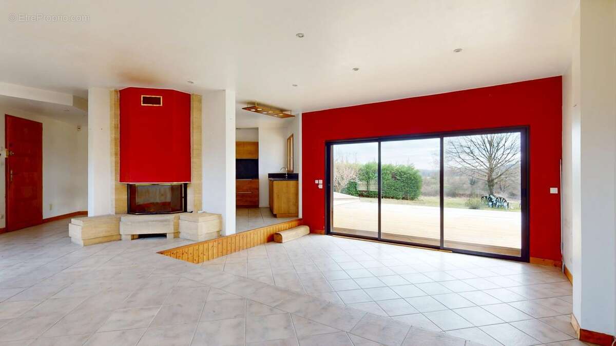 Maison à LUCENAY