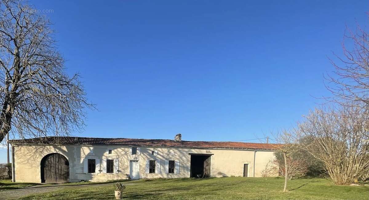 Maison à PEREUIL