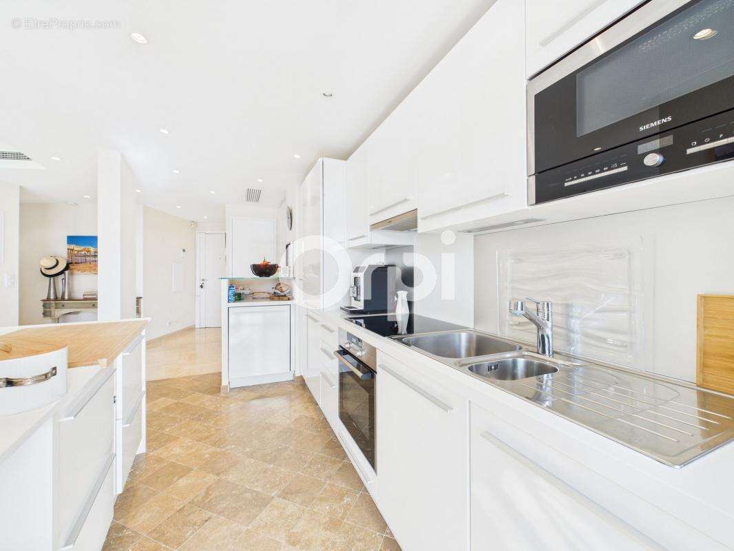 Appartement à MANDELIEU-LA-NAPOULE