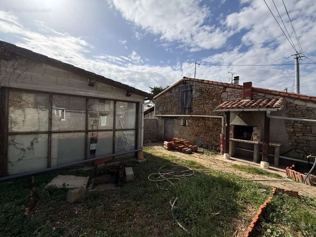 Maison à TAIZE-AIZIE