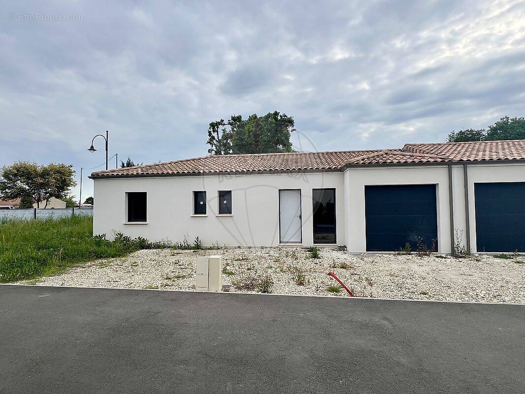 Maison à LES MATHES