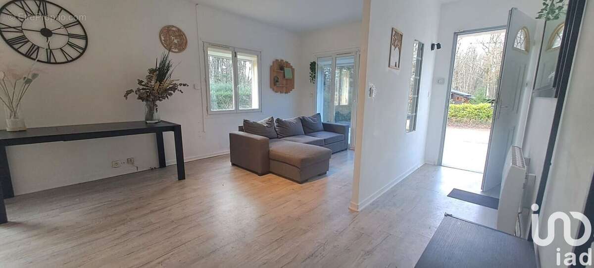 Photo 2 - Maison à SAINT-HILAIRE-LES-ANDRESIS