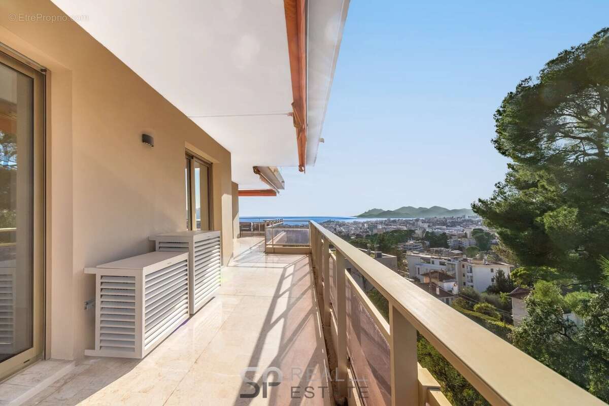 Appartement à LE CANNET