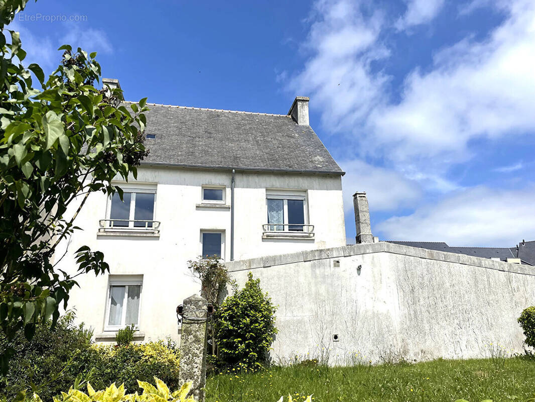 Maison à PLONEIS