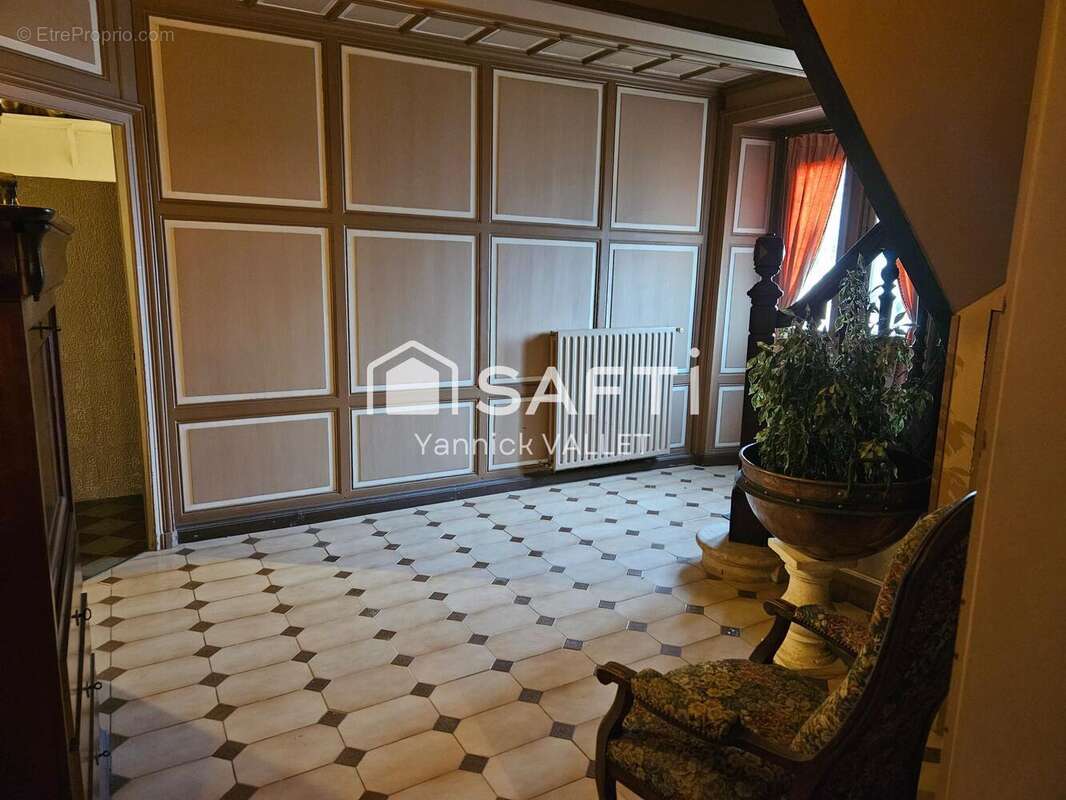 Photo 6 - Maison à JAVERLHAC-ET-LA-CHAPELLE-SAINT-ROBERT