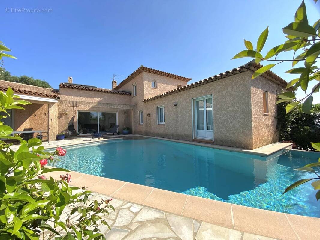 Maison à LA LONDE-LES-MAURES