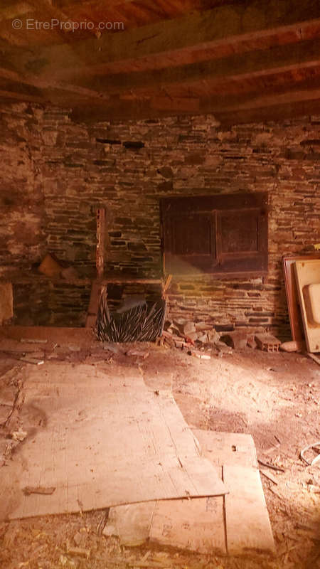 Maison à ALLASSAC