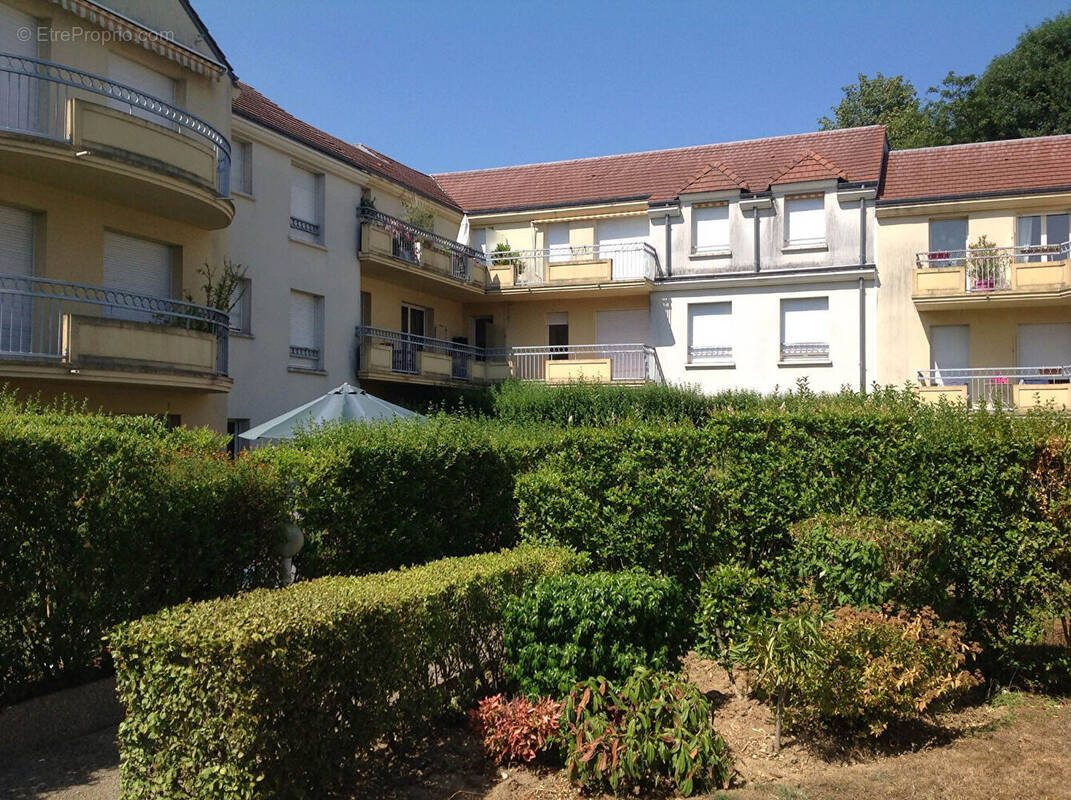 Appartement à BUC