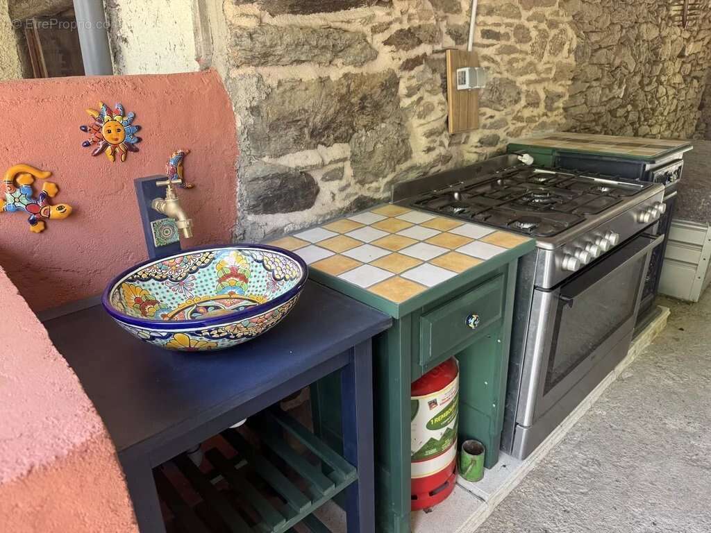 Maison à LA SALVETAT-PEYRALES