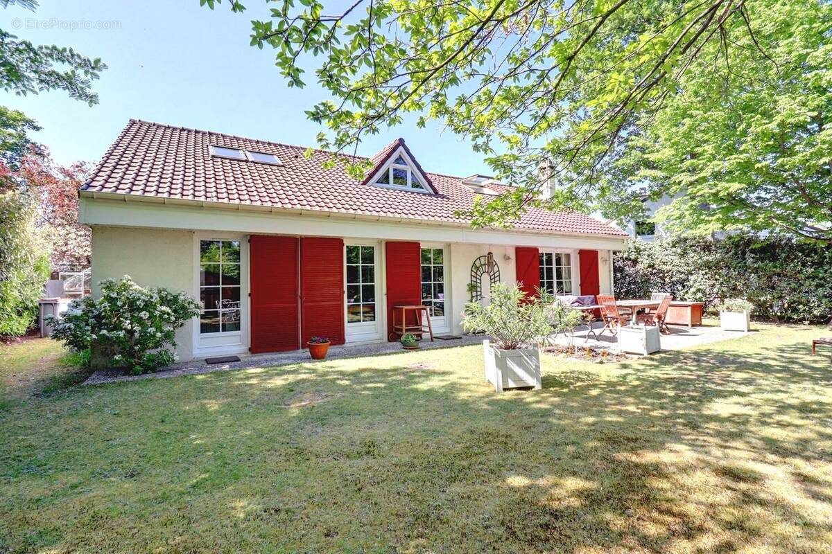 Maison à VERNEUIL-SUR-SEINE