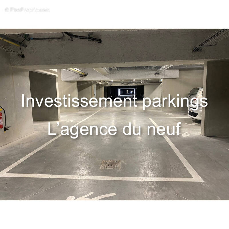 Parking à FLEURY-SUR-ORNE