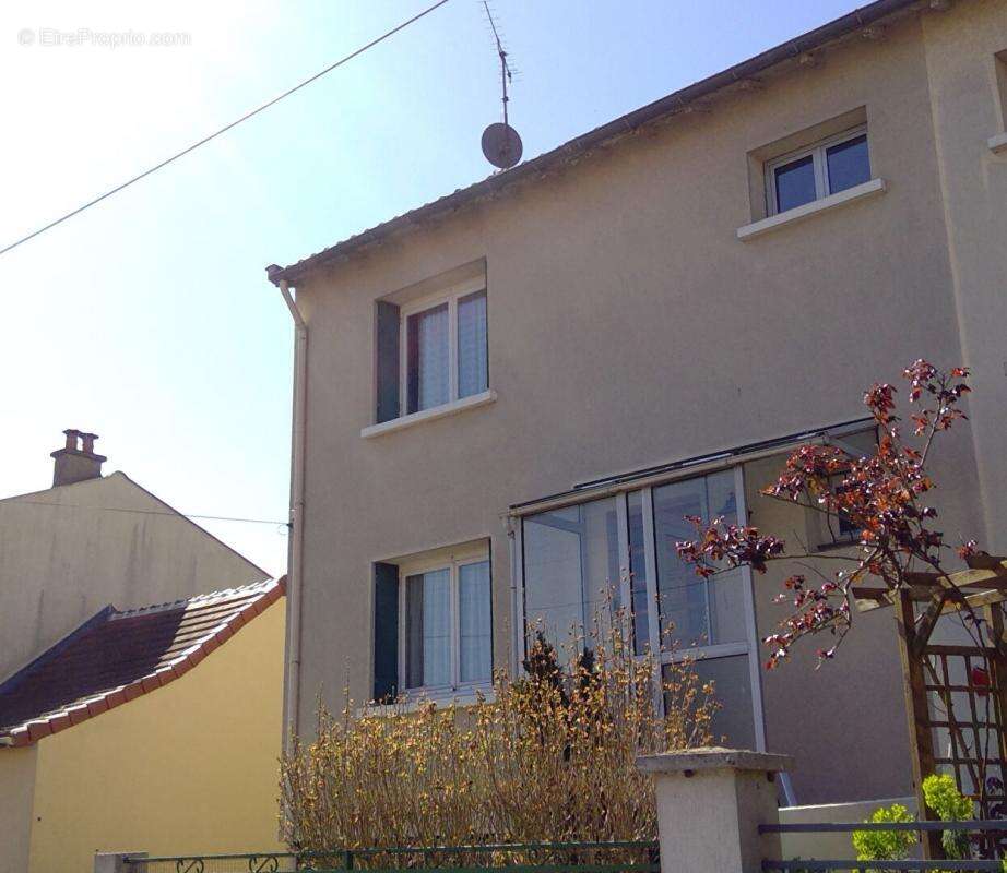 Maison à CHILLY-MAZARIN