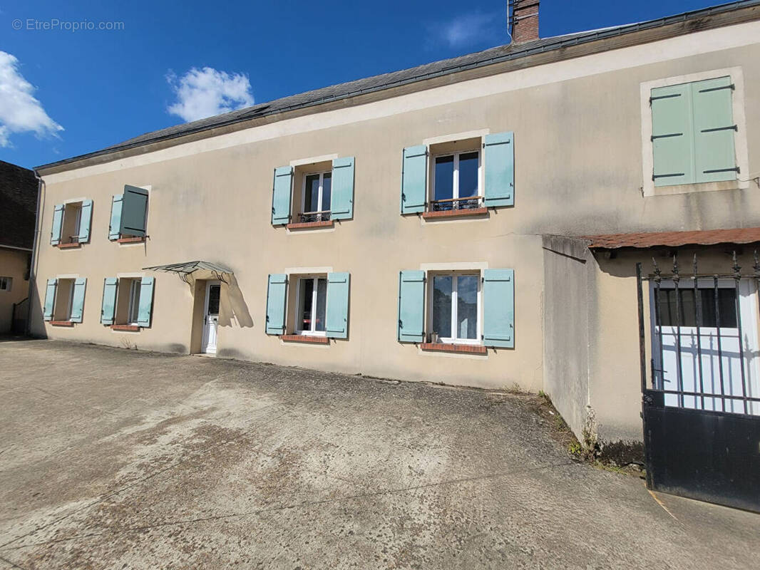 Maison à JOUY