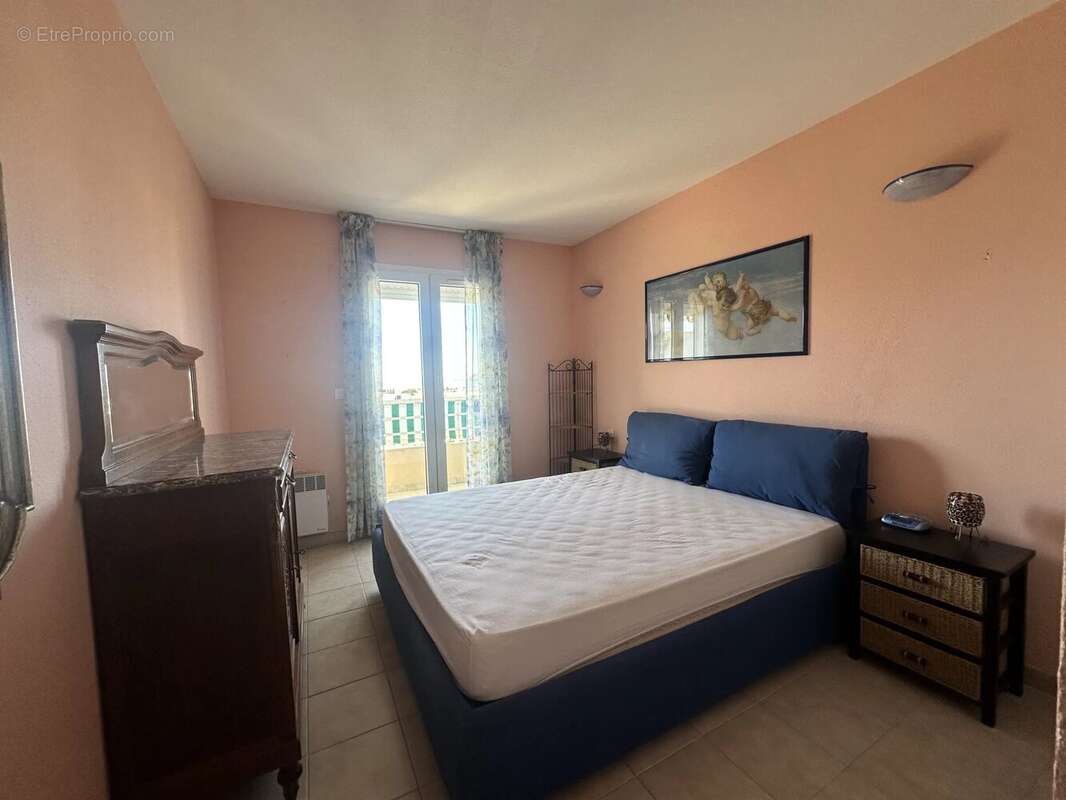Appartement à SAINT-LAURENT-DU-VAR