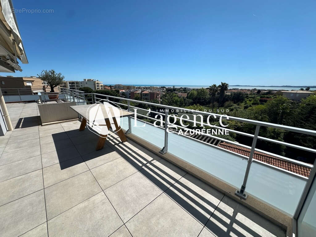 Appartement à SAINT-LAURENT-DU-VAR