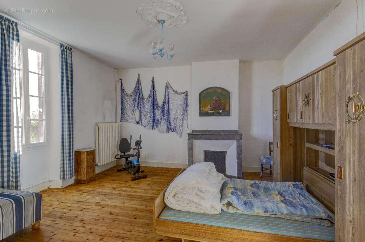Maison à MONESTIES