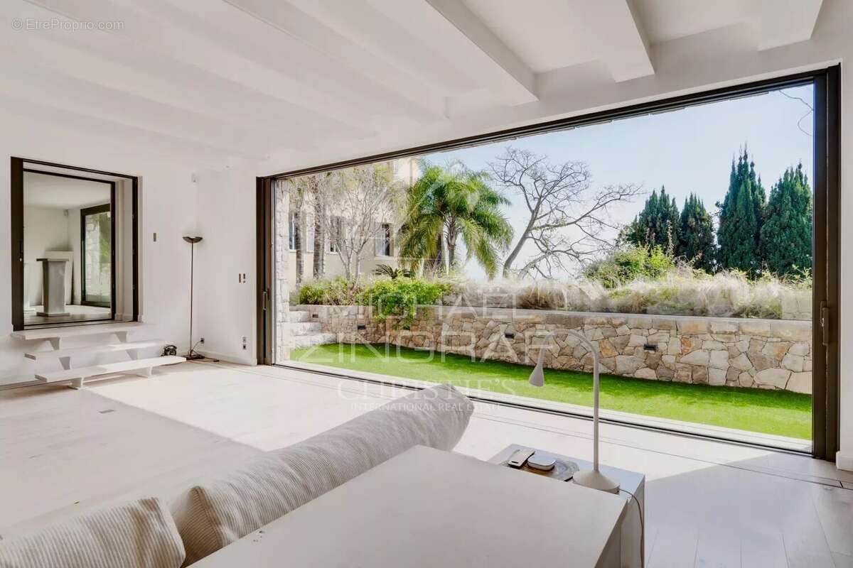Maison à EZE