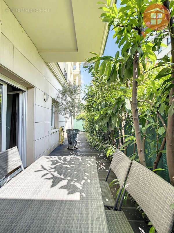 Appartement à SURESNES