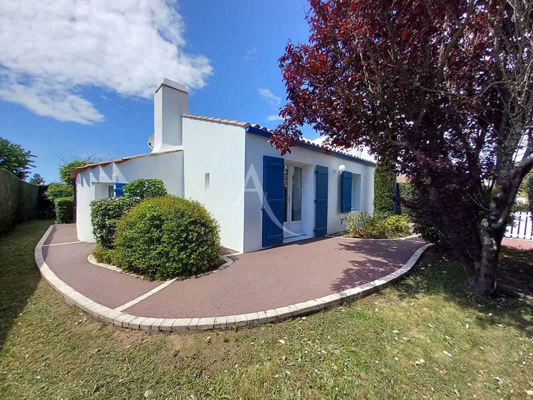 Maison à LANDEVIEILLE
