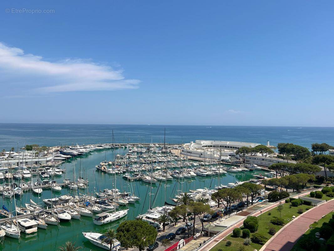 Appartement à VILLENEUVE-LOUBET